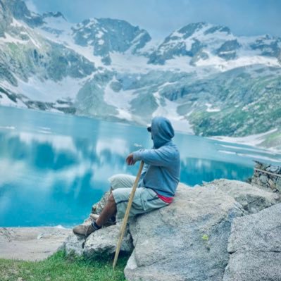 Habiikhan4's profile picture. زہ ستانہ ، تہ زمانہ، بس قلار بشو جانانہ 😕💔