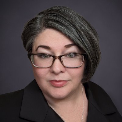 Author | Comms Strategist | 🇺🇸➡🇳🇱 Immigrant | #VirtualJaneCon Organizer | ♀ Feminist Killjoy | 🥄 Spoonie | 💜🩶🤍🖤 Demi | 🗑🏚Hoarding Survivor