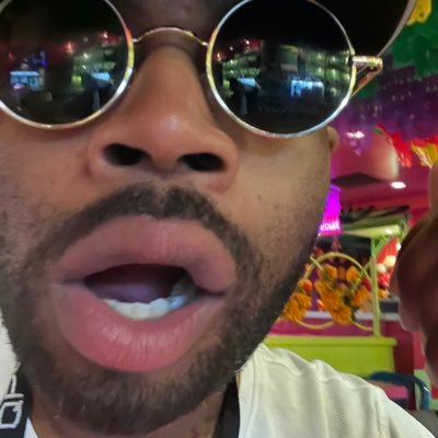 #HarrisWalz2024 conceptual engineer, survivor, legacy blue check—complex systems, good trouble, pan, ADHD. Stung thrice by wasps, including on my lip