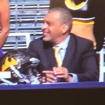 Ferviente impulsor y un verdadero creyente del futbol americano en Mexico... opiniones a título personal, estoy en @abcdeportesmty