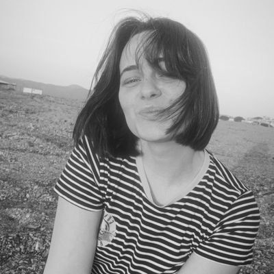 kendi başıma bela birisiyim