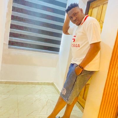 Fwesh93667812's profile picture. football lover 

CHELSEA👑