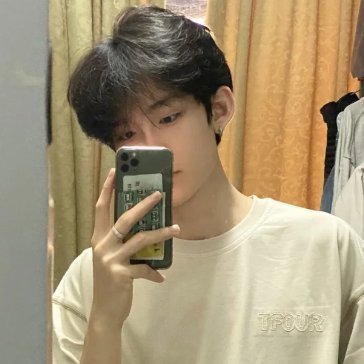 Enthusiastic, cheerful and positive, he likes to listen to music and play games in his spare time. It is true that to be successful in life, you must have all t