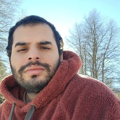 El cariño, como la paella, recalentado no vale nada.
Cada uno sufre a su medida. PhD en Nudes. Mi mamá le paga a la gente para que me siga en instagram.