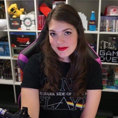 @Twitch @TikTok variety content creator 🎮🕹 Budding digital artist 🎨 |
| 📩 misszeeau@hotmail.com