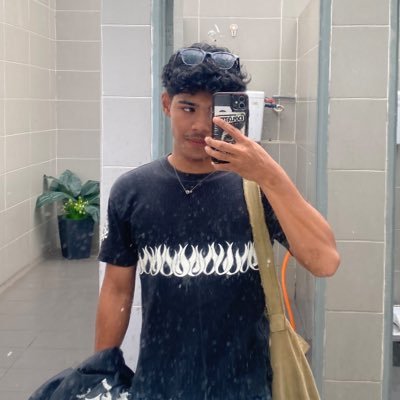 irfnx___'s profile picture. tak suka sayuq