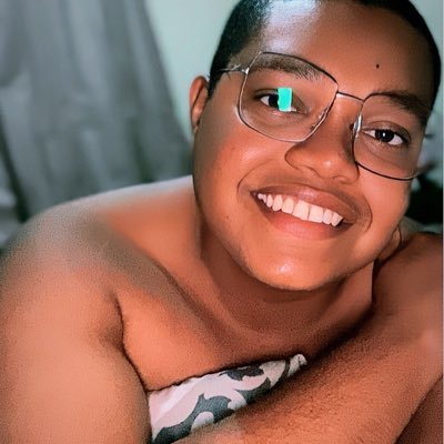 __emanueld's profile picture. yag fora do meio 🙃
