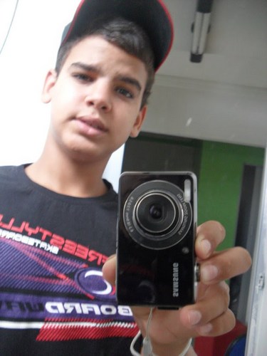 Simpático,14 Anos ,Torcedo do @Sport e Do @Corinthians Gosto de #Deus, #Família, #Futebol e #Meninas !

Quer Saber Mais ...Só Conhecendo Pra Saber !