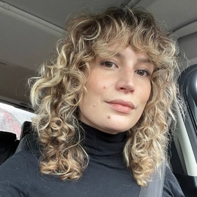 prblydelusional's profile picture. this person is a work of satire