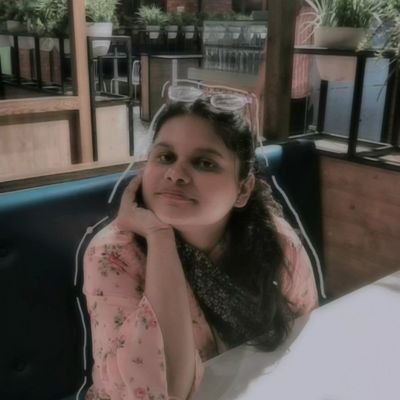 WtfShreyaaa's profile picture. She/her