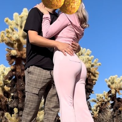 NSFW 18+| Swinger married couple in our 20s| page ran by both of us| NO SOLO PLAY| DMs open|