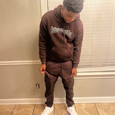 Deefeezy8's profile picture. 