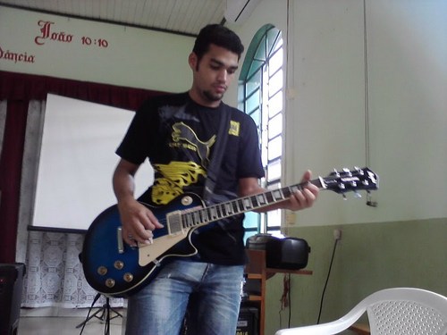 sou uma pessoa que gosta de fazer novas amizades..