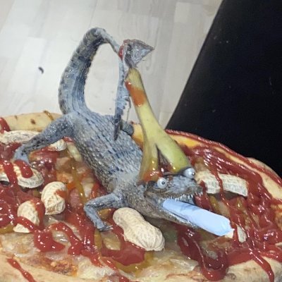 Gray___Scale's profile picture. Twitter is just Newgrounds but shit.