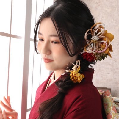 yu_freelance38's profile picture. 【自分らしい生き方へ✨】19歳/現役大学生/アーティストオタク🎀/バイトしても好きなことでお金無くなる💸&心身壊れてまでバイトしたくない→webデザインを学んで好きな生き方へ!!/趣味：食べる🍴、遠征✈️、LIVE行く❤️‍🔥