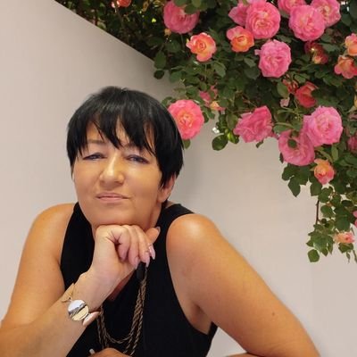 OlgaBudniak's profile picture. Huczy woda po  kamieniach
A na głębi cicho płynie
Nie sądź ludzi w powiedzeniach
Ale prawdy szukaj w czynie !

Żyj , i daj żyć innym 😊
Reset Obywatelski