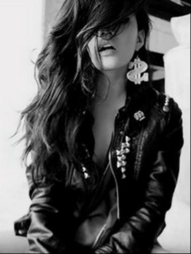 LadysSisca's profile picture. jangan pandang sese0rang tu dari luaran kena kenal dulu hati budinya...baru kita tahu siapa dia sebenarnya? ;))