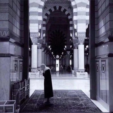 ﴿وَالَّذي أَطمَعُ أَن يَغفِرَ لي خَطيئَتي يَومَ الدّينِ﴾| اللهم سُكنى المدينة في عافية،وميتةً حسنةً فيها و دفنًا في البقيع | وارزقني قلبًا سليمًا | أم أُسيد✨