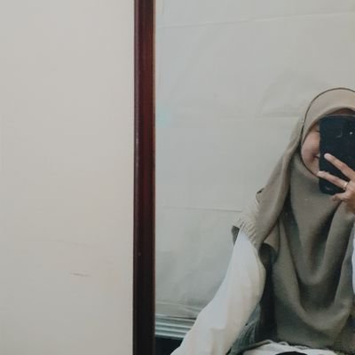 n_khalifah's profile picture. bukan orang baik, tapi berusaha menjadi lebih baik  •