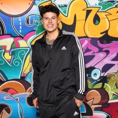 phenomx562's profile picture. under the influence, above the ignorance 😏🏳️‍🌈