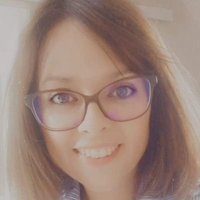 Professeur des écoles &directrice. Créatrice de ressources M@ths en vie
Auteure d’un roman jeunesse et d’un livre sur les HPI, coauteur chez Lelivrescolaire