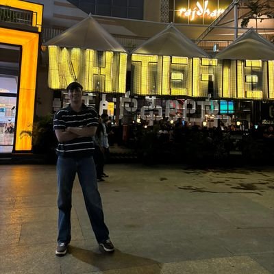 d3v_pand3y's profile picture. 