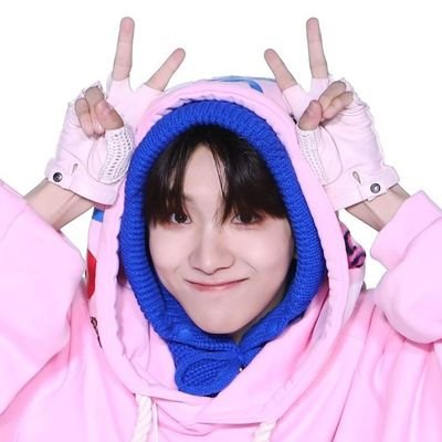 whalebluess's profile picture. ༄.ೃ #studytwt ࿔*:･