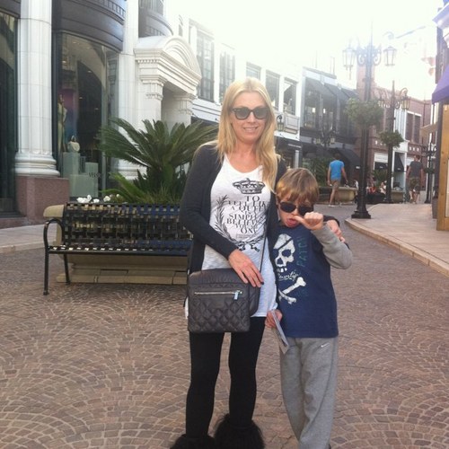 pinarakit's profile picture. 