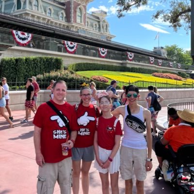Father of 2, husband, Chicago sports fan #Blackhawks #WhiteSox #SeeRed #DaBears