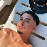 b. (@_bynxo) 's Twitter Profile