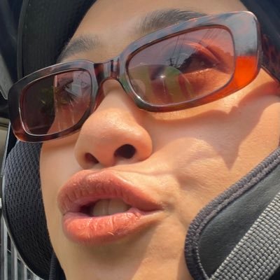 dytaastriana's profile picture. anak ke 3 tapi bukan orang ke 3