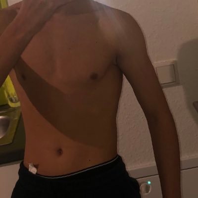 Hornytop554293's profile picture. just a young horny guy