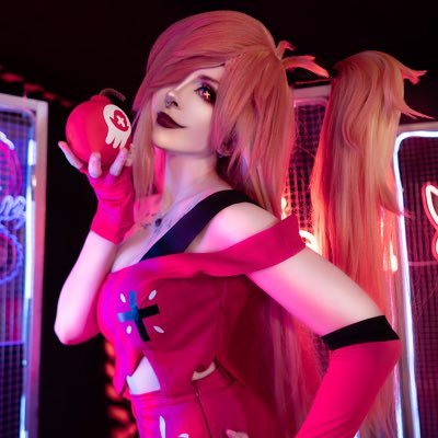 ChristUsi_'s profile picture. 🇨🇿 cosplayer, wigmaker and content creator ❤️