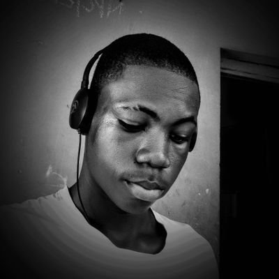 17 | ✝ | Front End Developer | HTML, CSS, JS | Tech Enthusiast | Sharing Tips And Resources As I Learn | Code With Me 🚀. #Tech #WebDev