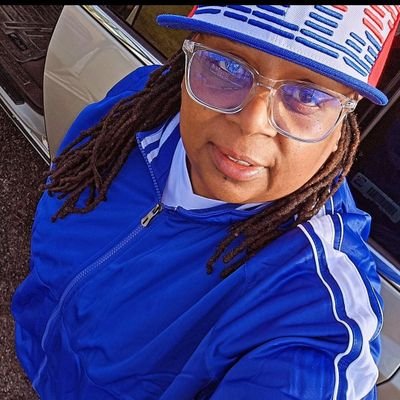 TEstell3's profile picture. Tee Time w/Robyn  Every Friday Live Show 
https://t.co/wtwtpMUP4W
#Billsmafia   #GoBlue #NewYorkForever