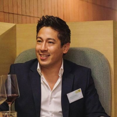 delerna's profile picture. iOS  // AWS ☁️ // AI 🧠