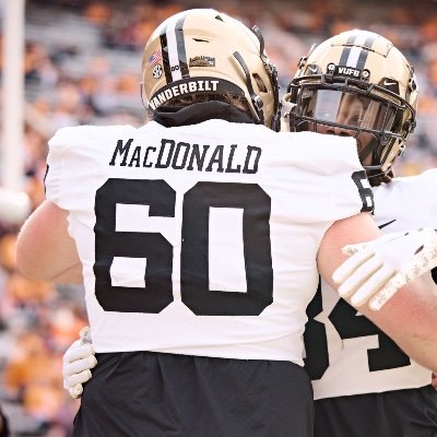 Newbury, MA | OL @vandyfootball | 6’4.5” 305lb | @MA_Fball ‘22 | Transfer OL, 2 Yrs Eligibility, dwmac192@gmail.com or DM