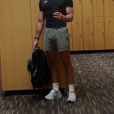 22 yo | straight alpha | 10 inch 🍆 Money talks bullshit walks 💲💲