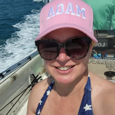 Nurse & Proud American enjoying life on the NC coast. Hard-core Eagles fan. Love to golf, fish, boat, & garden. 🇺🇸