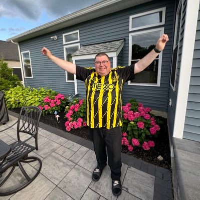 Born in Aberdeen Scotland Moved to Mentor Ohio in 2004. Favorite football teams are Aberdeen, Columbus Crew, Man Utd, Scotland and USA.