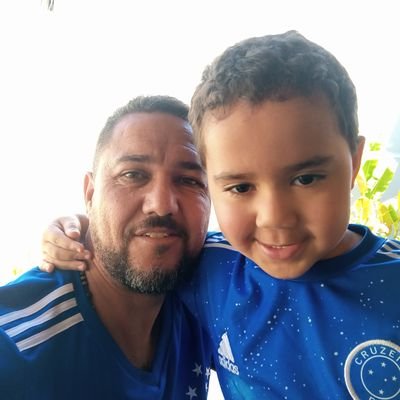 casado amar família e a Deus acima de tudo vivo pelo Brasil melhor, cruzeirense de coração e
católico