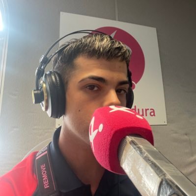 Licenciado en PERIODISMO en @infouex || Licenciado en PERIODISMO DEPORTIVO en @FCom_US || Narrador @enjuegoCEX || @AtletiStream | TWITCH: JoseBallesteros10