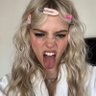 sapphicsvoid's profile picture. pipravi's daughter