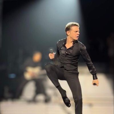 Arq - Ctes Arg. -
Soy Fan Forever @luismiguel #ARG2014 Much Gracias por brindar tanto cariño....