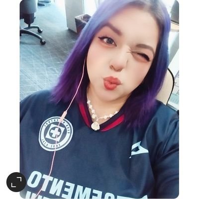 amante del futbol ... enamorada de Cruz Azul . . . ARMY 💜... en fin, solo un ser humano 😊