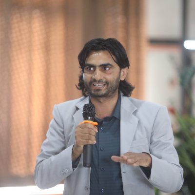 Journalist @setopati past @Galaxy4KNepal, @12khari, writer of Deuti (2074) & preparing next novel.