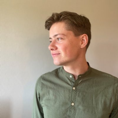 Ik schrijf over media, politiek, literatuur, films, series en die ene keer dat ik in de supermarkt tegen iemand aanliep. Elke donderdag.