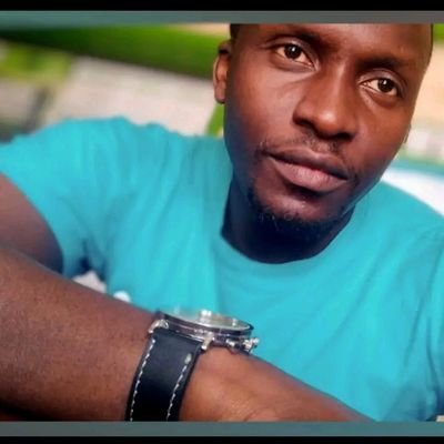 Nga Papaa Jonnie balingaka mingi na quartier..