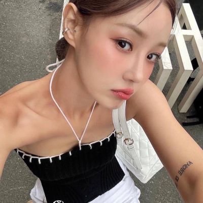 AmberJ62584's profile picture. 私があなたを中に入れるまで、あなたを行かせません。