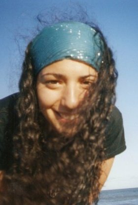 ELIANATRAVERSA's profile picture. slow like honey and heavy with mood.